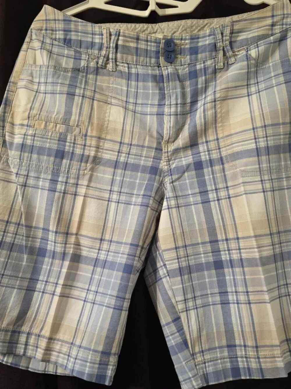 8 St. John’s Bay Plaid Blue Beige Tan & White Bermuda Shorts Front & Back Pocket